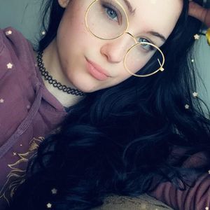 Meet your Posher, Chanel